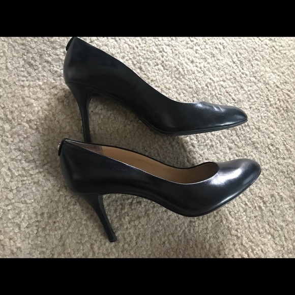 Michael Kors black leather pumps - Picture 4 of 6